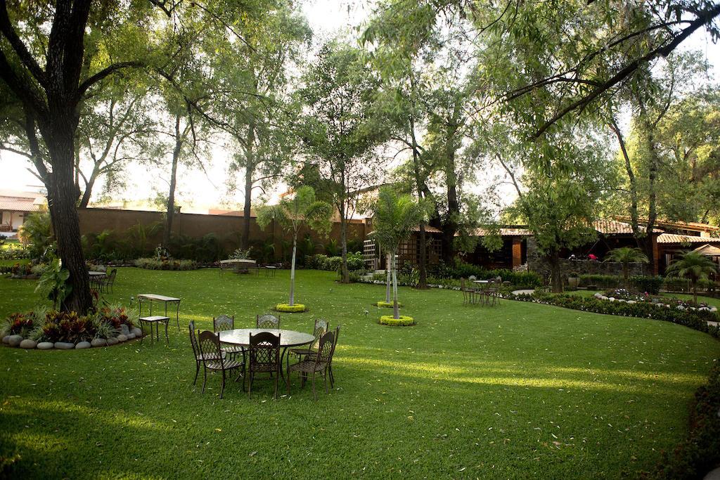 Отель Quinta Sauz Такамбаро-де-Кодальос Экстерьер фото