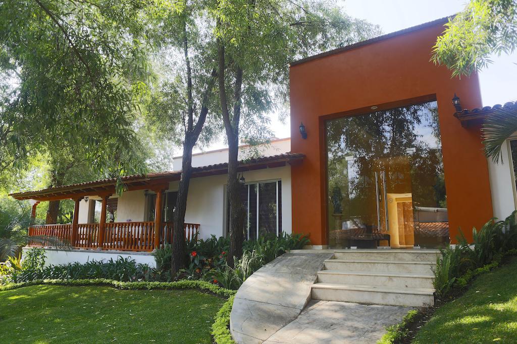 Отель Quinta Sauz Такамбаро-де-Кодальос Экстерьер фото