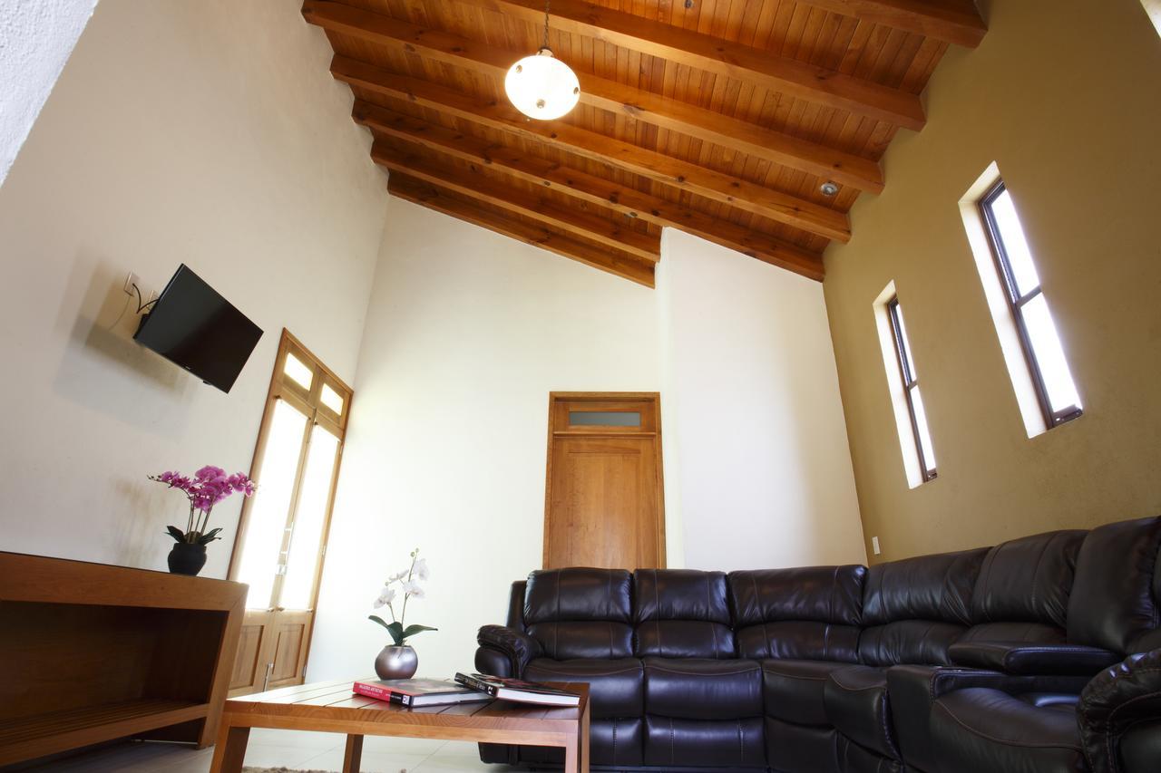 Отель Quinta Sauz Такамбаро-де-Кодальос Экстерьер фото